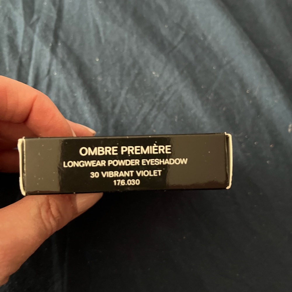 Chanel Ombre Première Longwear Eyeshadow - Picture 2 of 3